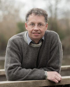 Headshot of Carl Bergstrom